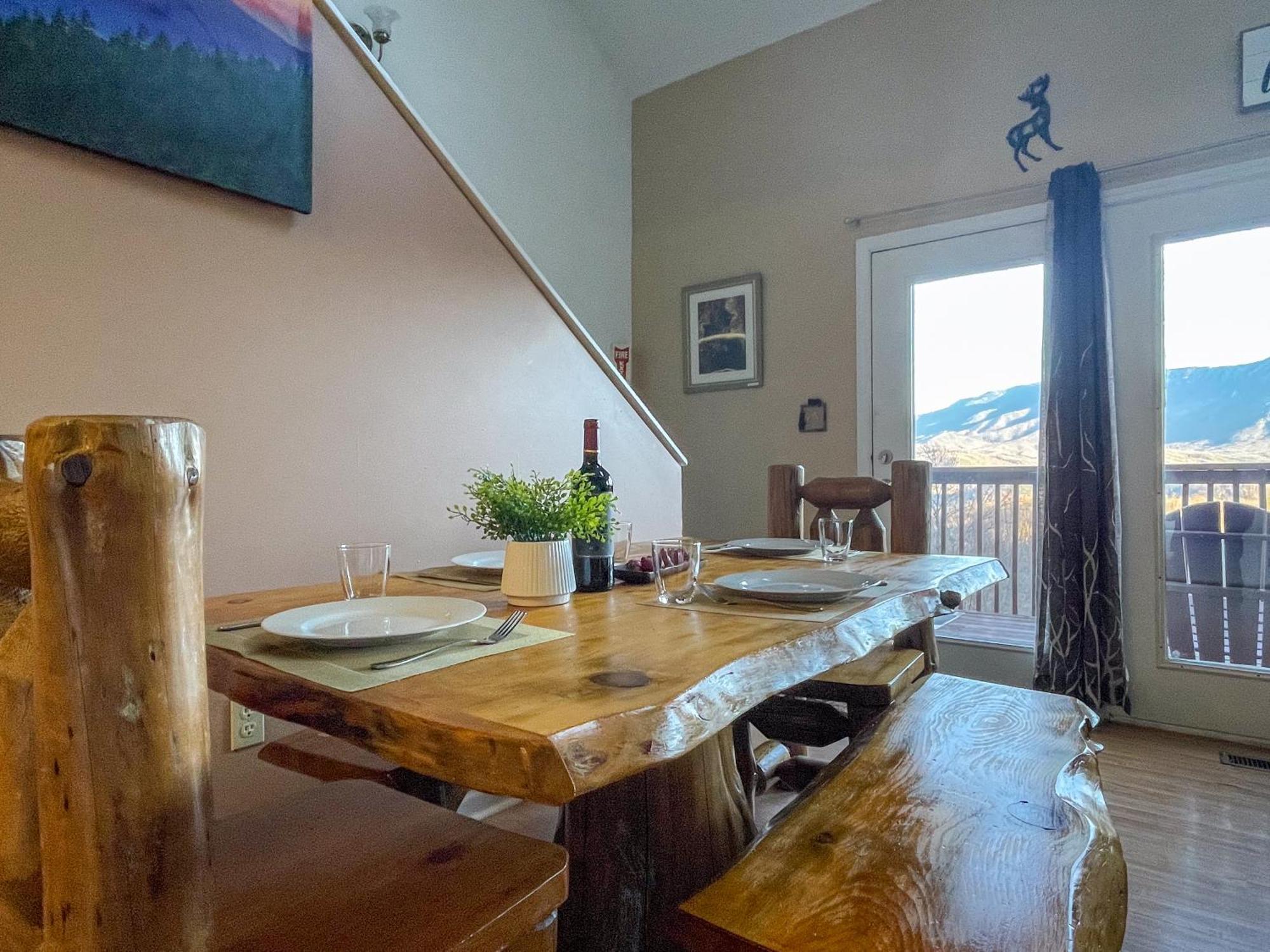 Private Chalet in Gatlinburg, Awesome Views, Work Desk, Wifi, Hot Tub&Dog-Friendly Exterior foto