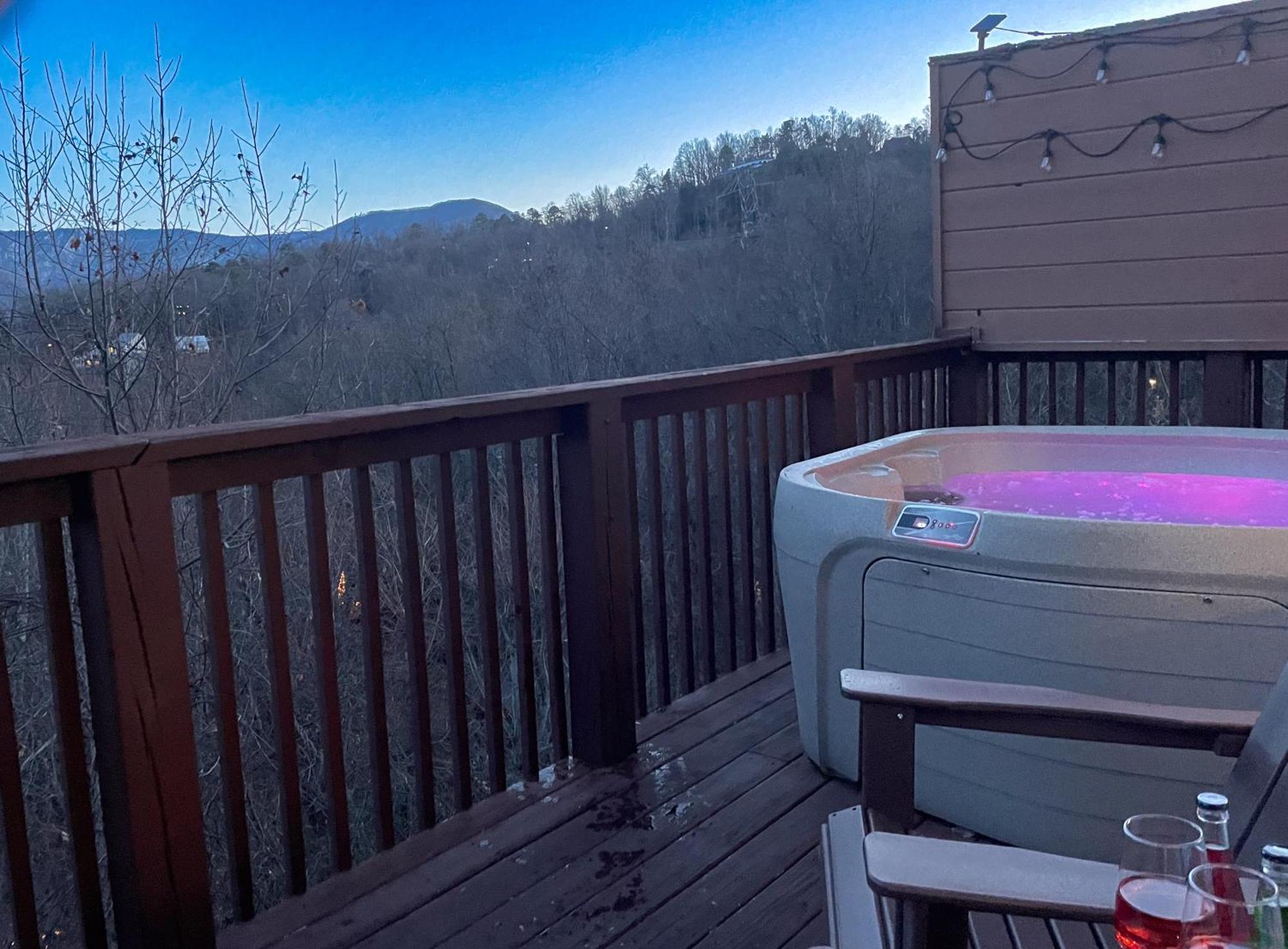 Private Chalet in Gatlinburg, Awesome Views, Work Desk, Wifi, Hot Tub&Dog-Friendly Exterior foto