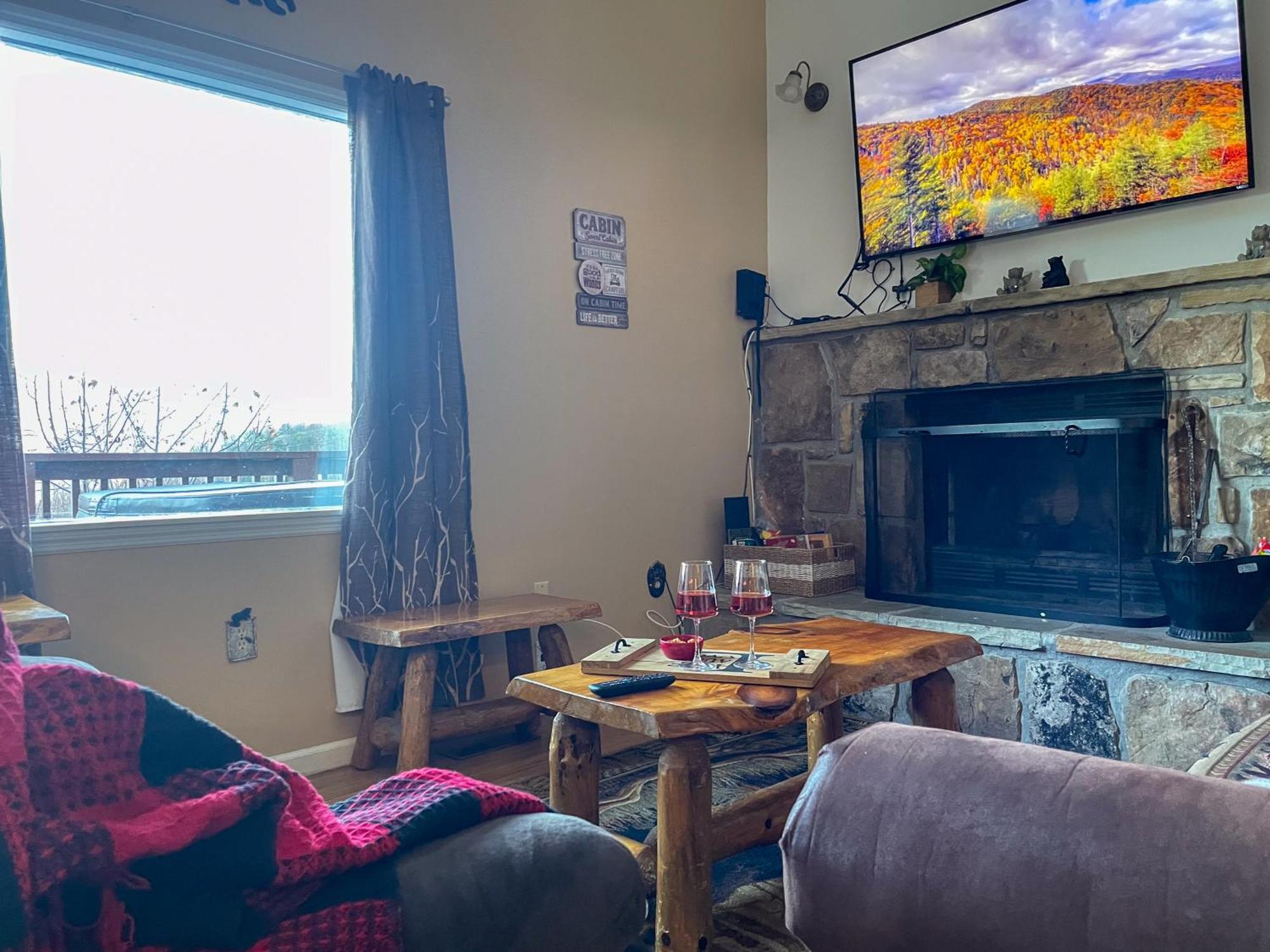 Private Chalet in Gatlinburg, Awesome Views, Work Desk, Wifi, Hot Tub&Dog-Friendly Exterior foto