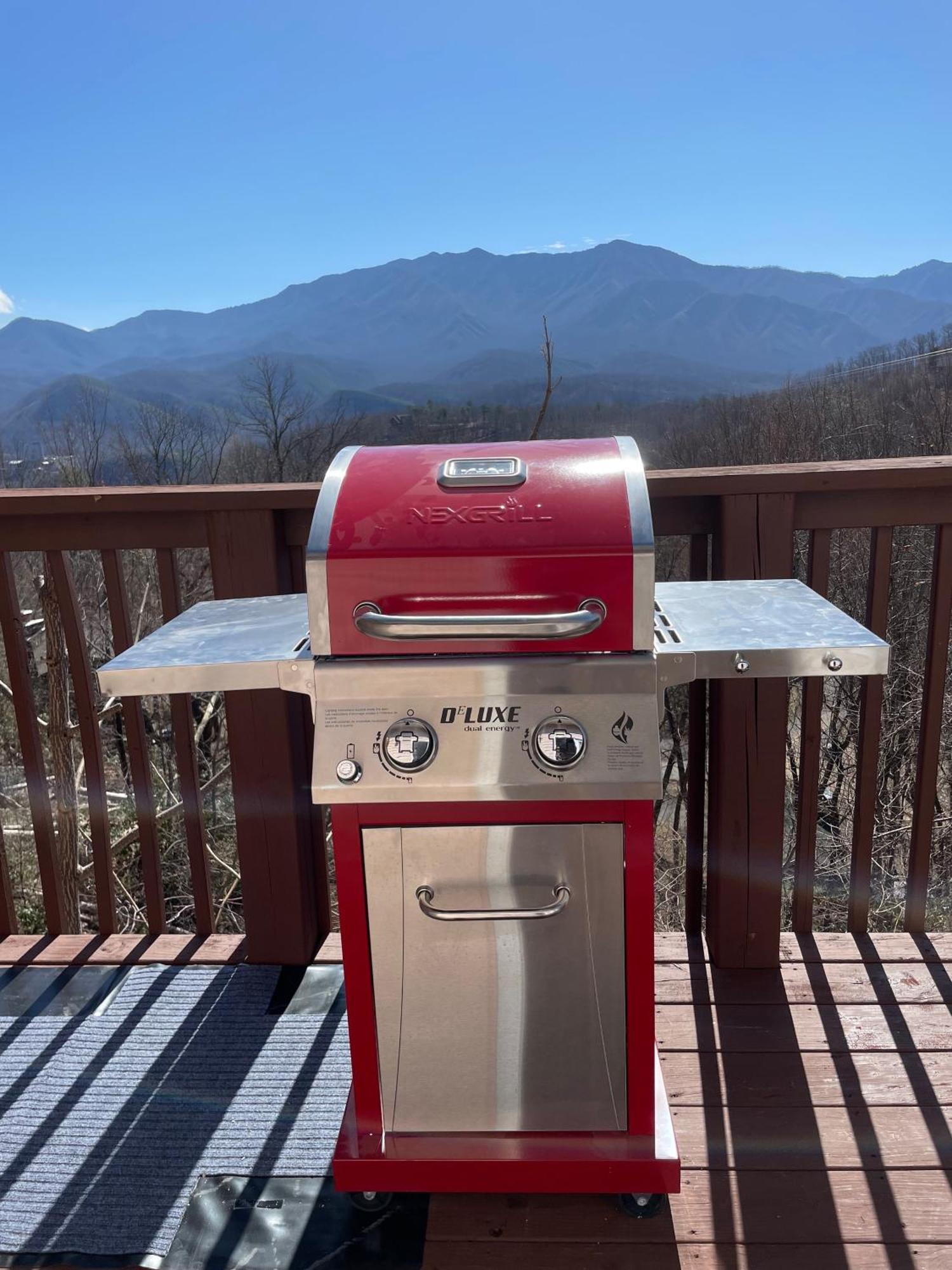 Private Chalet in Gatlinburg, Awesome Views, Work Desk, Wifi, Hot Tub&Dog-Friendly Exterior foto